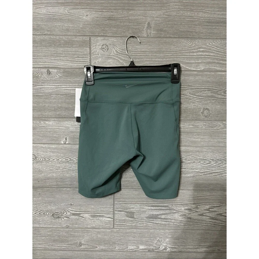 Nike Women's One High-Waisted 8